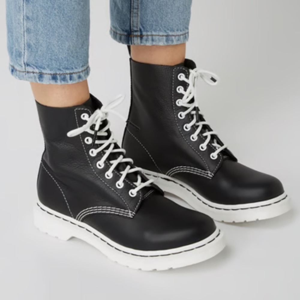 DM Virginia Pascal Doc Martens 1460 Black Boots Size 6